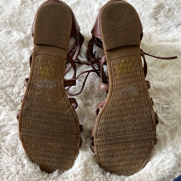 Bleecker and Bond sandals. Size 8.5 - Picture 5 of 5